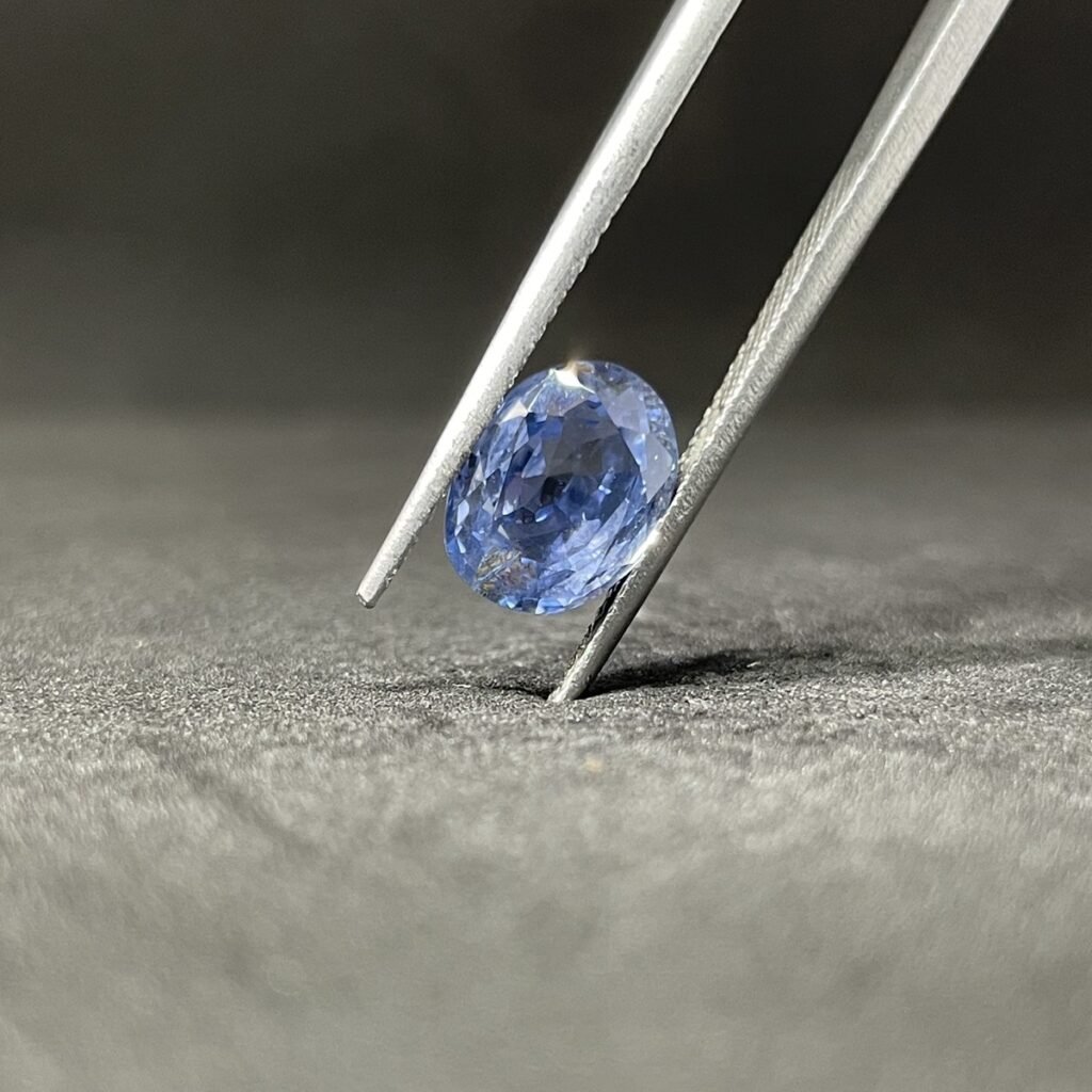 Natural Blue Sapphire - 4.04 Carats