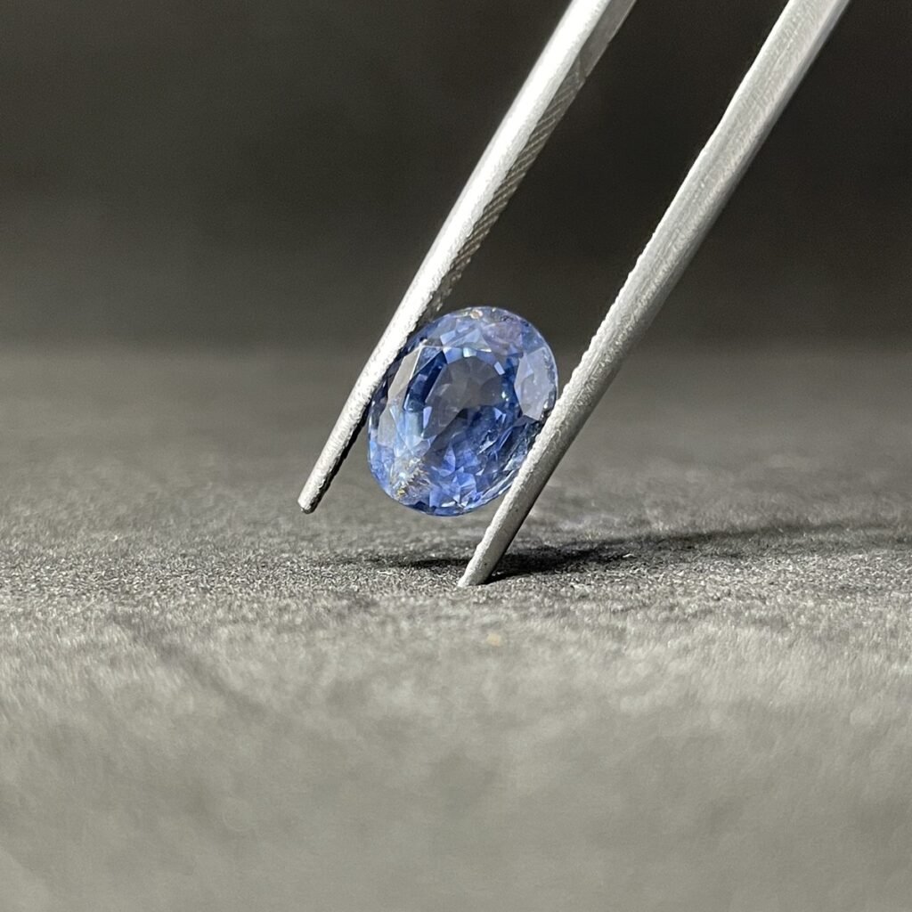 Natural Blue Sapphire - 4.04 Carats