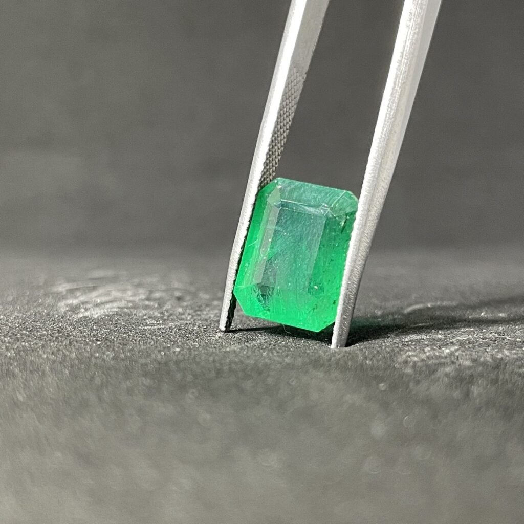 Natural Emerald - 5.71 Carats