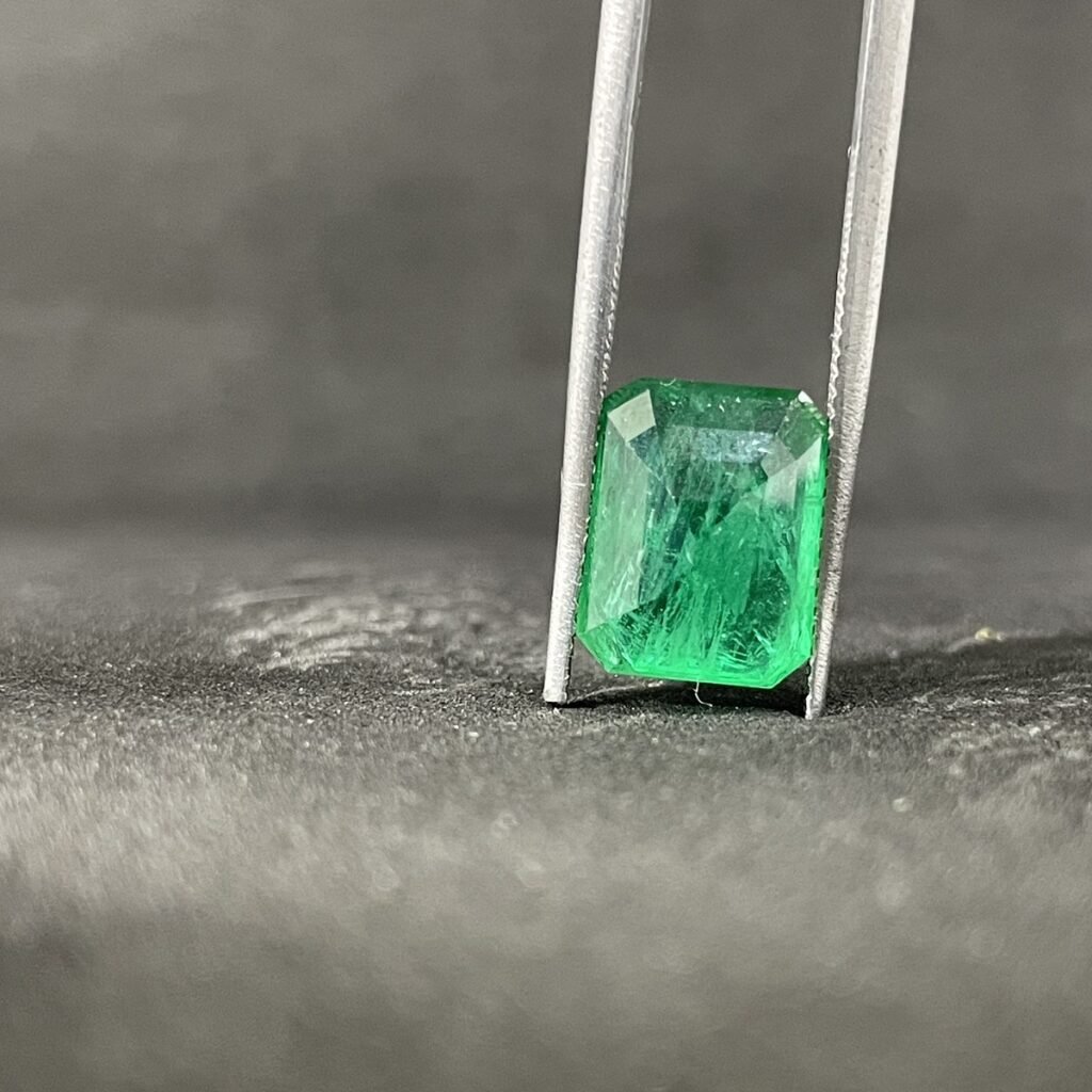 Natural Emerald - 5.71 Carats