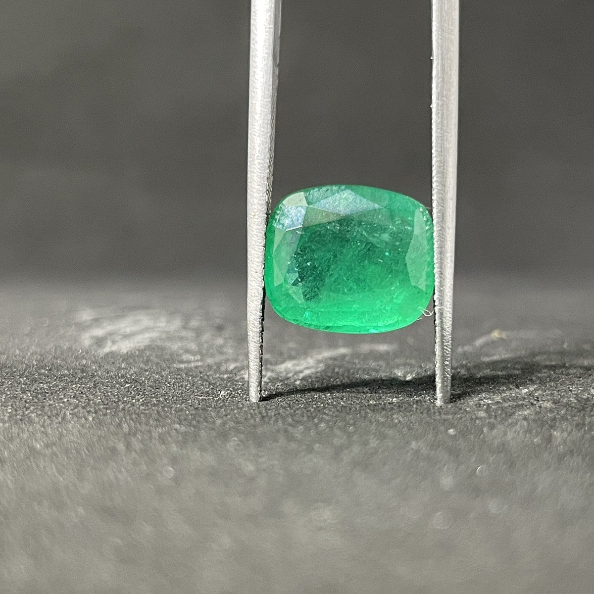 Natural Emerald - 5.06 Carats Natural Emerald - 5.06 Carats