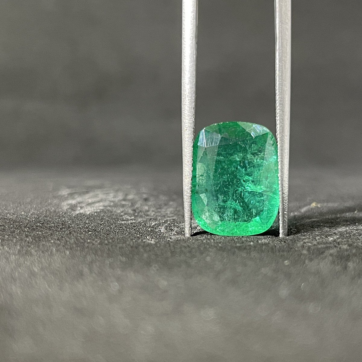 Natural Emerald - 5.36 Carats Natural Emerald - 5.36 Carats